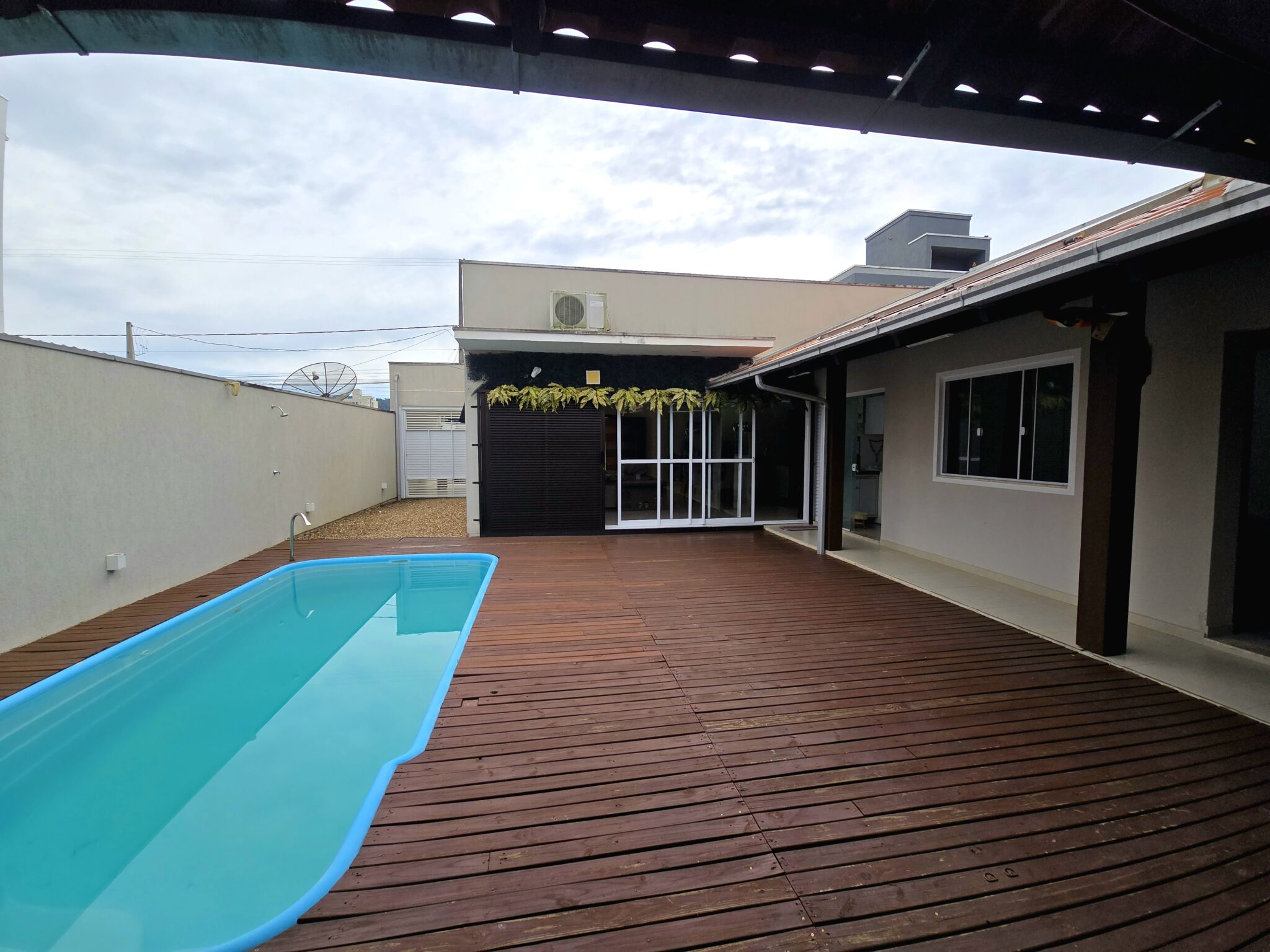 Casa de Alto Padrão á Venda no Gravatá em Navegantes Casa de Alto Padrão á Venda no Gravatá em Navegantes