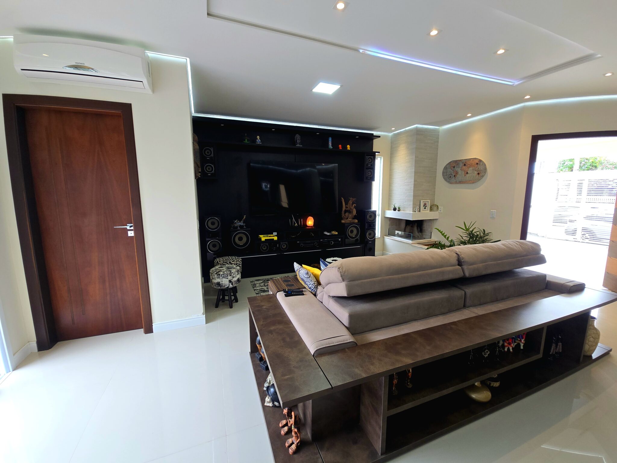 Casa de Alto Padrão á Venda no Gravatá em Navegantes Casa de Alto Padrão á Venda no Gravatá em Navegantes