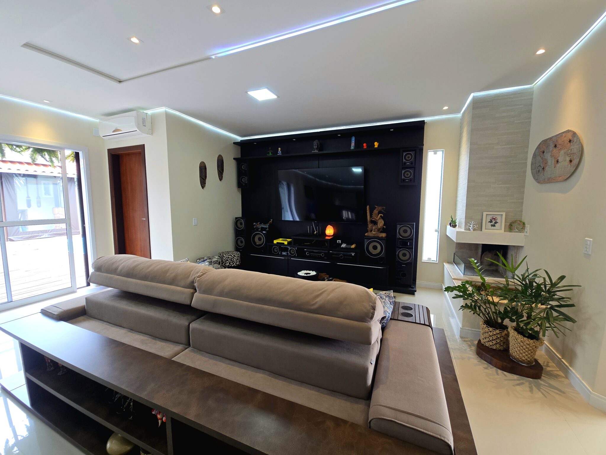 Casa de Alto Padrão á Venda no Gravatá em Navegantes Casa de Alto Padrão á Venda no Gravatá em Navegantes