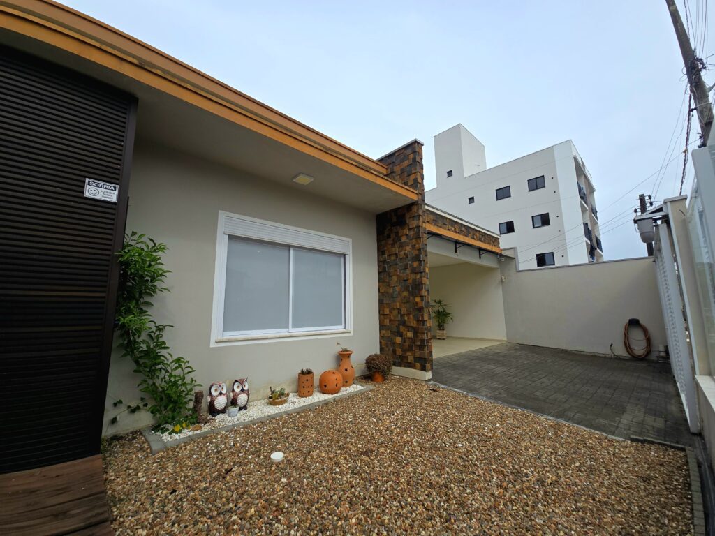 Casa de Alto Padrão á Venda no Gravatá em Navegantes